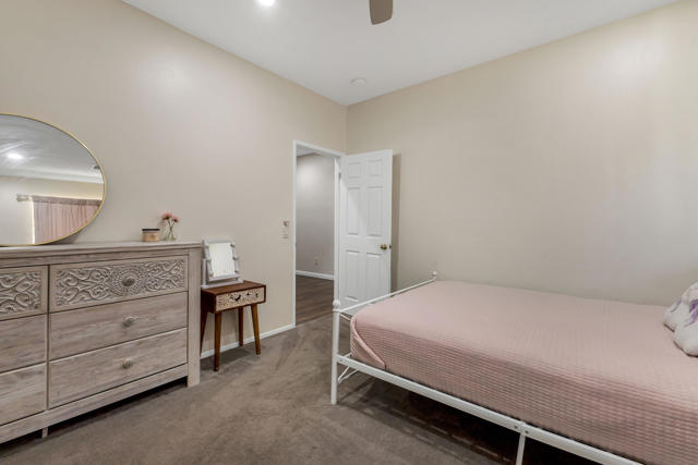 Image 19 of 49 For 37897 Chesterfield Street