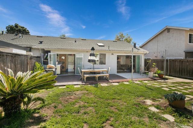 Detail Gallery Image 1 of 1 For 922 Woodlake Dr, Cardiff By The Sea,  CA 92007 - 2 Beds | 2 Baths