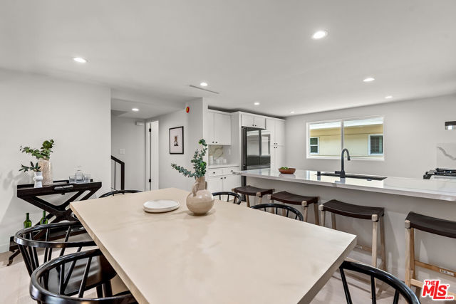4715 La Villa Marina, Marina del Rey CA: https://media.crmls.org/mediaz/6120505c-2805-44ce-9d35-5167ae60121e.jpg