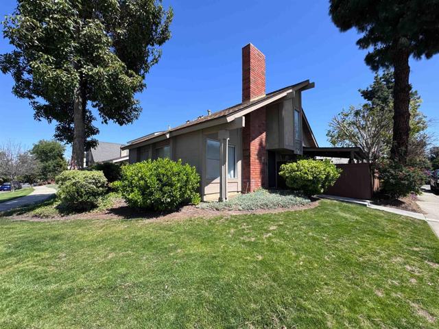 Detail Gallery Image 1 of 1 For 10602 Porto Ct, San Diego,  CA 92124 - 3 Beds | 2 Baths