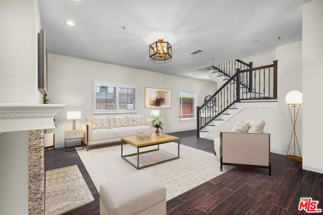 420 Broadway, Redondo Beach, California 90277, 4 Bedrooms Bedrooms, ,2 BathroomsBathrooms,Residential,Sold,Broadway,25532059