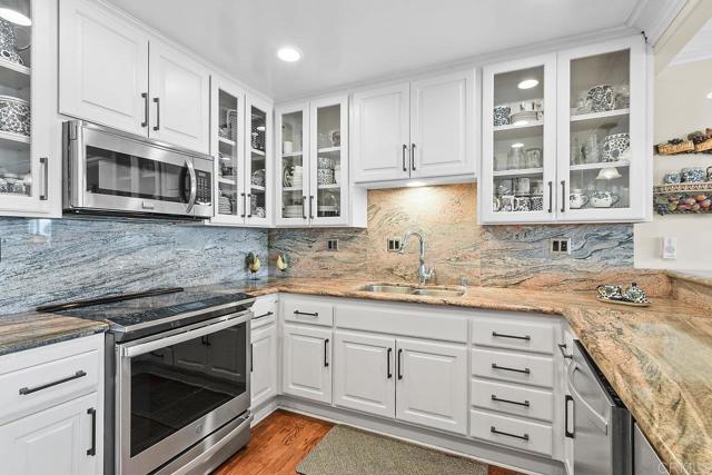 Detail Gallery Image 18 of 34 For 30 Antigua Ct, Coronado,  CA 92118 - 3 Beds | 2 Baths