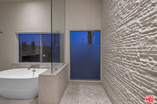 3625 Lowry Road, Los Angeles CA: https://media.crmls.org/mediaz/6120d61e-fc36-4675-959e-24a792c3a578.jpg