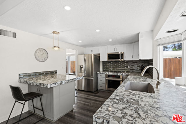 3059 Heather Drive, Fullerton CA: https://media.crmls.org/mediaz/6121256e-1196-44a6-8192-c1ed13dfbefe.jpg