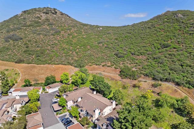 18515 Caminito Pasadero, San Diego CA: https://media.crmls.org/mediaz/6121e5f4-68e7-4082-899c-50087cbe3acc.jpg
