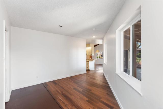 513 Canyon Drive, Solana Beach CA: https://media.crmls.org/mediaz/6121f459-f3f6-4d26-b1ef-14484254a7a5.jpg