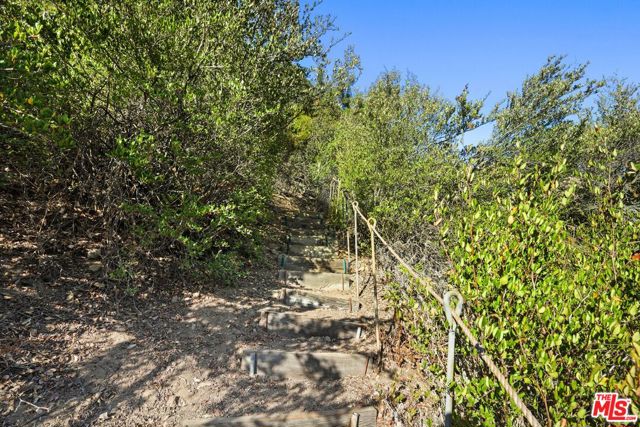 860 Old Topanga Canyon Road, Topanga CA: https://media.crmls.org/mediaz/61227c74-7128-4aaa-9e79-fc234ed03b34.jpg