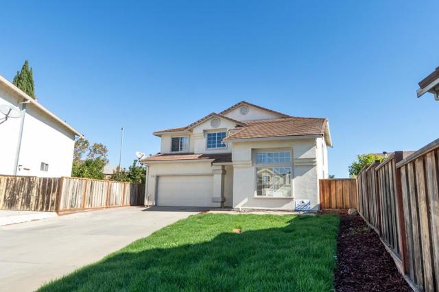 441 Adrian Court, Hollister CA: https://media.crmls.org/mediaz/61232d44-b498-4401-9a18-0e825c4ac038.jpg