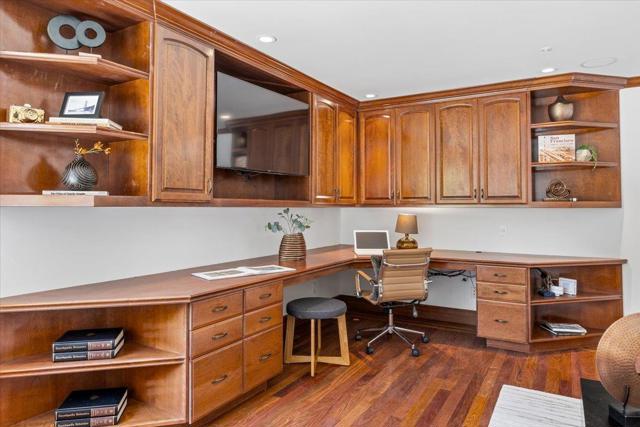 801 Eucalyptus Avenue, Hillsborough CA: https://media.crmls.org/mediaz/612380bb-a42f-4698-8e3e-5faf98d2c876.jpg