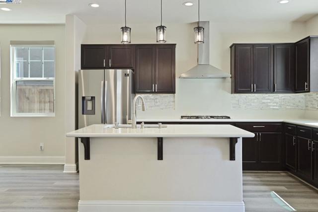 1503 S Oliveira Dr, Mountain House CA: https://media.crmls.org/mediaz/6124f66f-baeb-49ab-a1c9-88b5cce1f40a.jpg