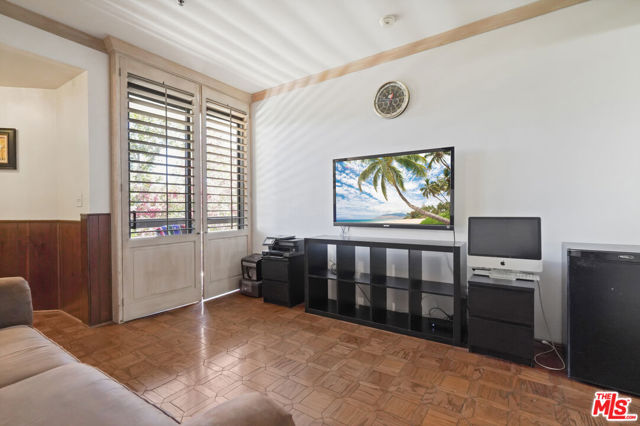 2102 Century Park Lane, Los Angeles CA: https://media.crmls.org/mediaz/612582d4-6d5c-42de-9dff-7c7caed54559.jpg