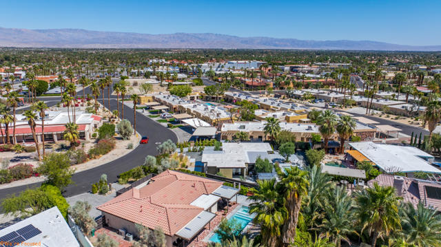 42602 Rancho Mirage Lane, Rancho Mirage CA: https://media.crmls.org/mediaz/6125ce1e-782d-4965-97a9-fc3beb369c5b.jpg