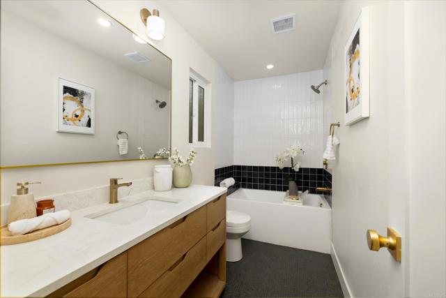 Detail Gallery Image 25 of 34 For 1209 Stanford Ave, Redondo Beach,  CA 90278 - 3 Beds | 2/1 Baths
