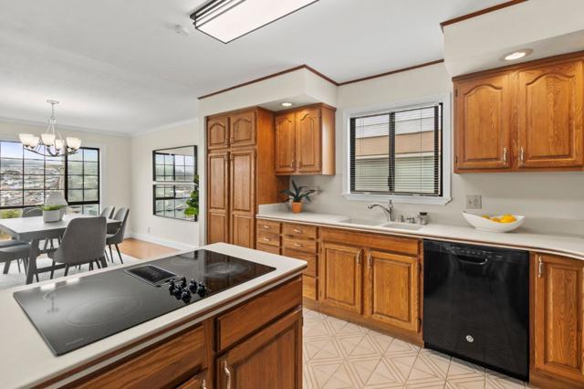 263 San Fernando Way, Daly City CA: https://media.crmls.org/mediaz/6126052a-0fa5-494a-b520-88dfff36e939.jpg
