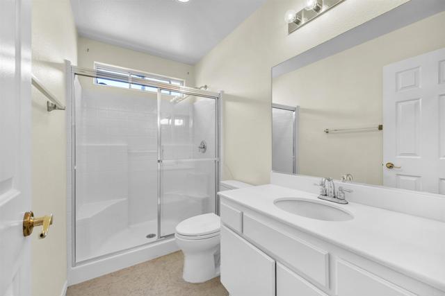 6017 Piros Way, Oceanside CA: https://media.crmls.org/mediaz/61262458-00d3-417a-a3b5-517867028223.jpg
