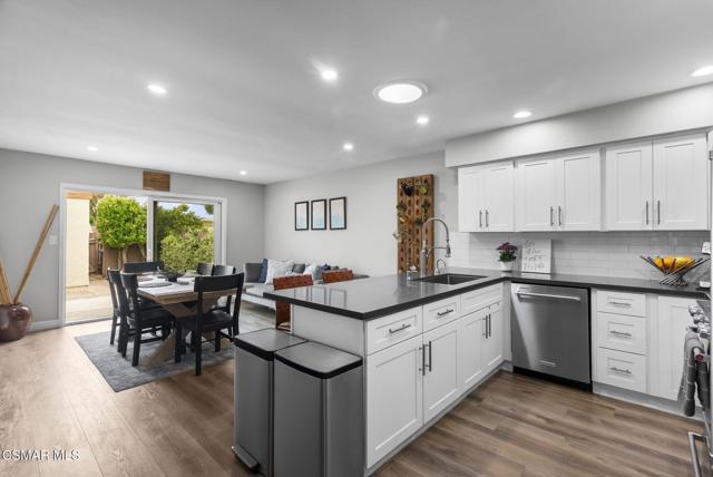 32140 Watergate Road, Westlake Village CA: https://media.crmls.org/mediaz/6126ac12-618c-4c9f-a253-c5702f62cf47.jpg
