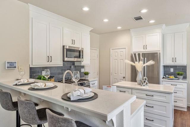 5889 Woodrose Way, Livermore CA: https://media.crmls.org/mediaz/6126ba95-700c-4779-a352-140754c1d892.jpg