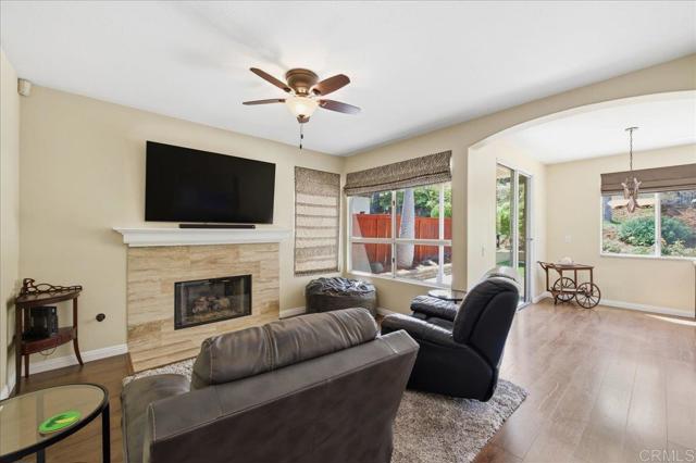 Image 14 of 58 For 826 Applewilde Drive