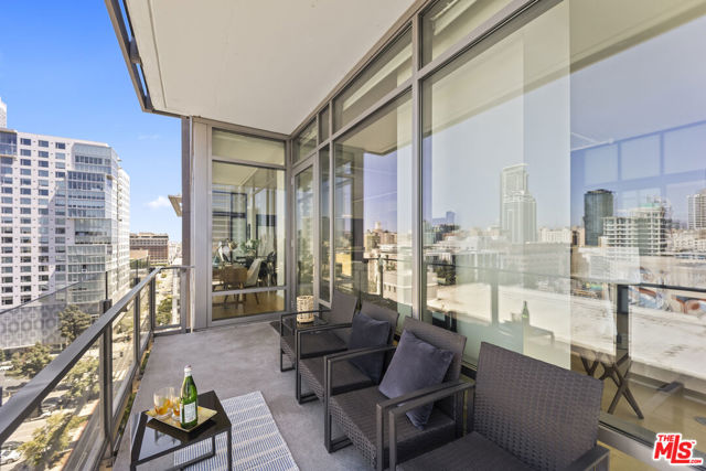 1100 S Hope Street, Los Angeles CA: https://media.crmls.org/mediaz/6126f740-da99-4e56-9ab7-07a99b17c814.jpg
