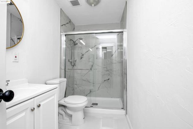 185 Evening Star Ct, Milpitas CA: https://media.crmls.org/mediaz/61275f7a-dda7-49a2-ba51-5ddac7406105.jpg