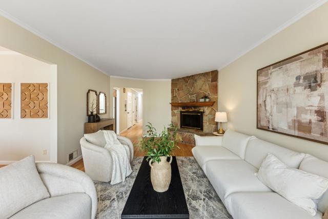 2070 42nd Avenue, San Francisco CA: https://media.crmls.org/mediaz/61277bd0-4ee4-420c-8665-b98573aa7ac3.jpg