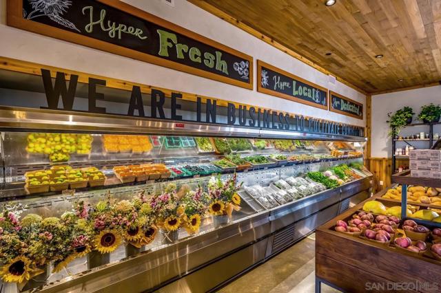 1216 Molara Ln, Encinitas CA: https://media.crmls.org/mediaz/6127b98c-0a9c-4fb3-a339-fad957467b71.jpg