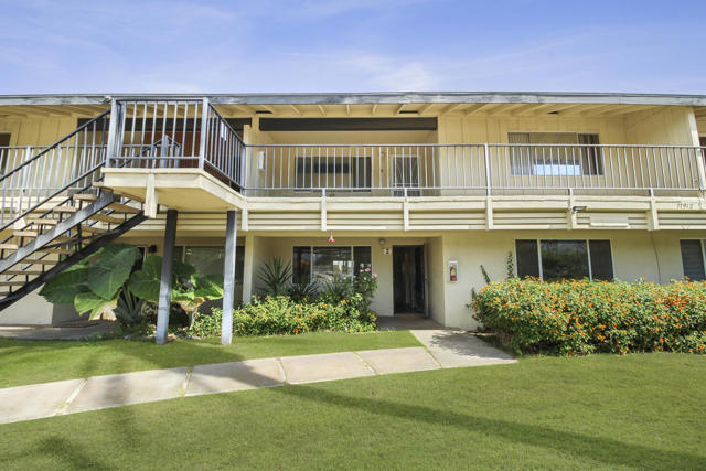 77912 Michigan Drive, Palm Desert CA: https://media.crmls.org/mediaz/6127cdae-877f-4785-8d70-e3b0beebedfa.jpg