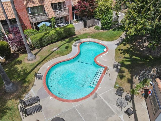 102 Calle Nivel, Los Gatos CA: https://media.crmls.org/mediaz/6127cfb2-7720-40a6-9808-760843fef8ae.jpg