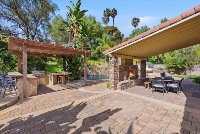 Detail Gallery Image 9 of 55 For 6161 Paseo Tienda, Carlsbad,  CA 92009 - 4 Beds | 3/1 Baths