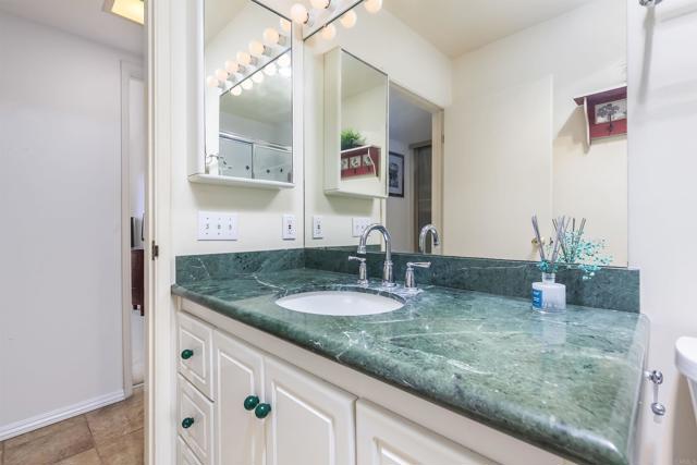 Detail Gallery Image 23 of 32 For 2915 Lawrence St. #8,  San Diego,  CA 92106 - 2 Beds | 2 Baths