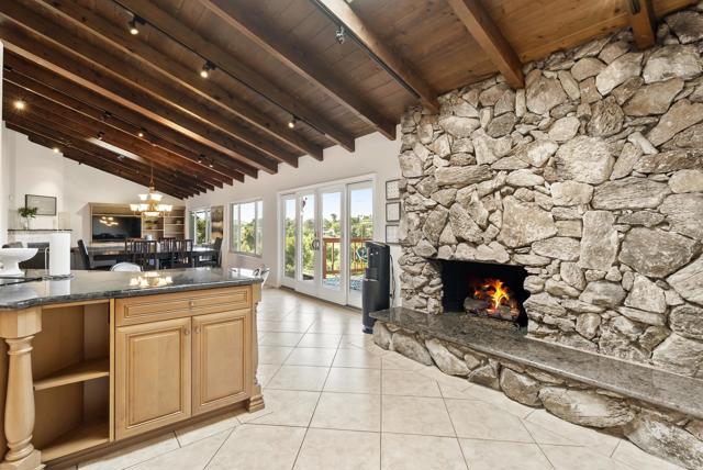 1929 Forester Creek rd, El Cajon CA: https://media.crmls.org/mediaz/612890f9-4ec5-4593-b93d-8315734fbfe1.jpg