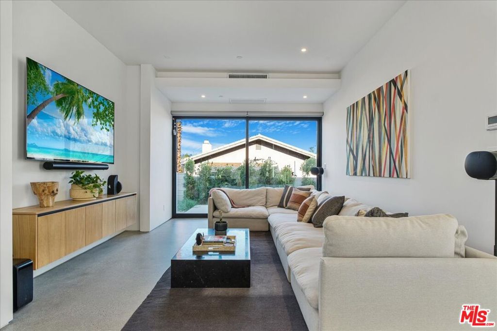 MLS #25516781 img 11