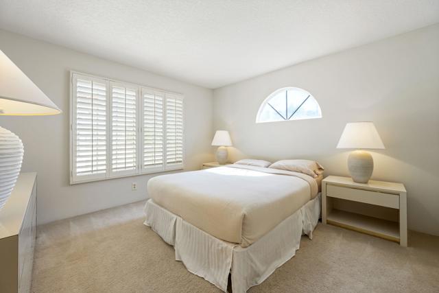 357 Desert Falls E Drive, Palm Desert CA: https://media.crmls.org/mediaz/612a716b-236d-4aab-b540-5448b061334f.jpg