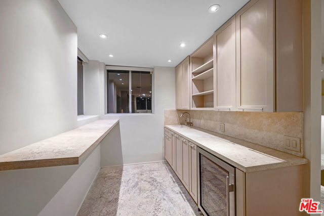 3625 Lowry Road, Los Angeles CA: https://media.crmls.org/mediaz/612aad5c-d7f6-4c70-bbf3-398a983fb5d1.jpg