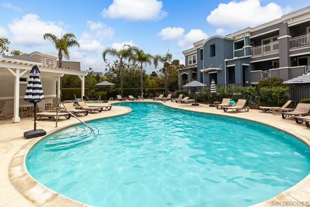3528 Shoreline Bluff Ln, San Diego CA: https://media.crmls.org/mediaz/612addab-b8d9-41e8-a617-92bcd8f64e50.jpg