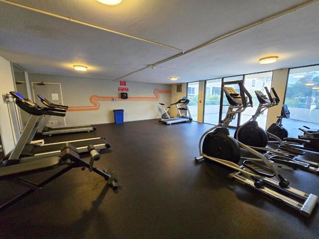 1551 Southgate Avenue, Daly City CA: https://media.crmls.org/mediaz/612b979f-cfbb-40fc-816d-ee4d58219548.jpg