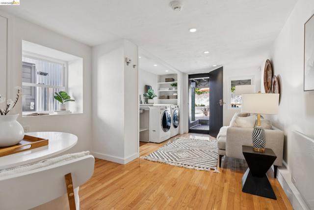 1509 Francis St, Albany CA: https://media.crmls.org/mediaz/612c3712-198f-48e4-b8c1-4477b452fa0c.jpg