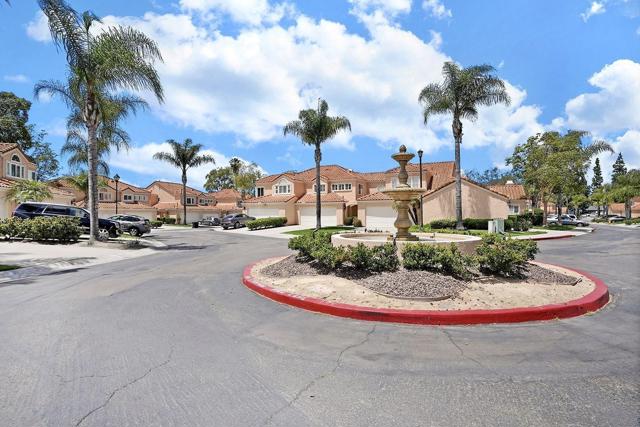 731 Edgewater Dr, Chula Vista CA: https://media.crmls.org/mediaz/612c9b34-1684-44a5-9427-a96858aeec42.jpg