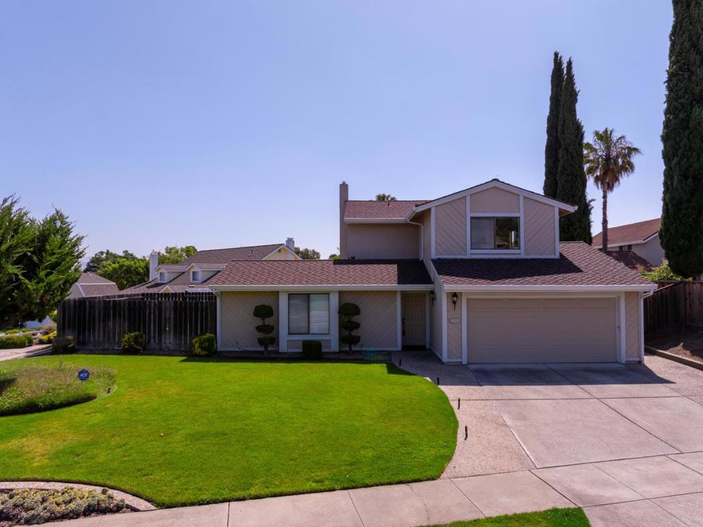 8760 Rancho Hills Drive