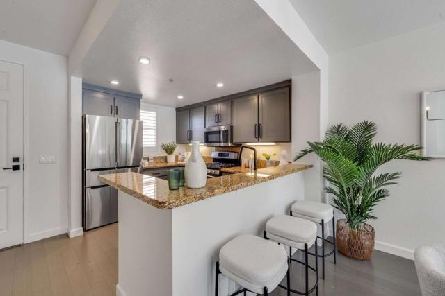 401 Crescent Court, San Francisco CA: https://media.crmls.org/mediaz/612d119f-0f64-4b8a-bbd3-88194cd311ce.jpg