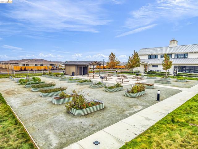2087 Stars Dr, Rio Vista CA: https://media.crmls.org/mediaz/612dbb4d-9a1d-4cec-b94f-bd7a61b7b639.jpg