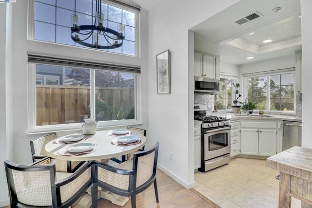 3948 Inverness, Livermore CA: https://media.crmls.org/mediaz/612dcab8-d0f3-48c6-ba26-818de710c0f9.jpg