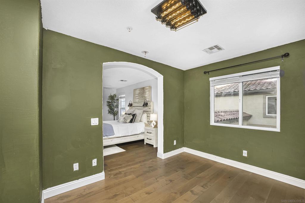 MLS #250043056SD image #17