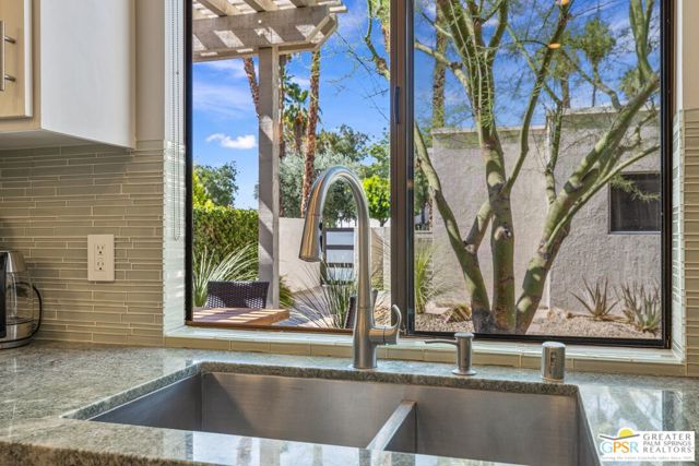 747 Inverness Drive, Rancho Mirage CA: https://media.crmls.org/mediaz/612f1a50-8c92-42bb-bc19-7e9da95e78ae.jpg