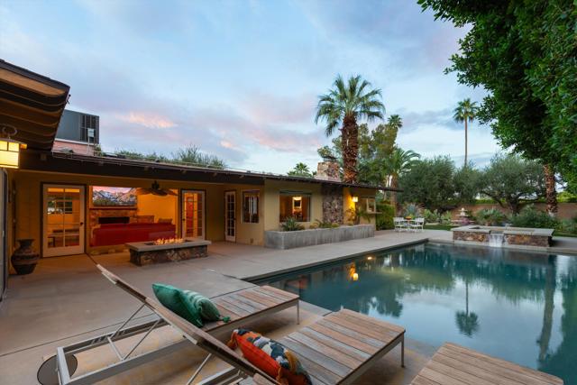 1387 E Verbena Drive, Palm Springs CA: https://media.crmls.org/mediaz/612f45cd-51c0-400c-9b6b-1f58e8ed6a09.jpg