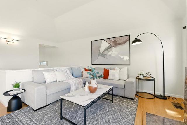 1023 Rudder Lane, Foster City CA: https://media.crmls.org/mediaz/61301f5a-5021-46c7-abbd-10f54fffcf6a.jpg