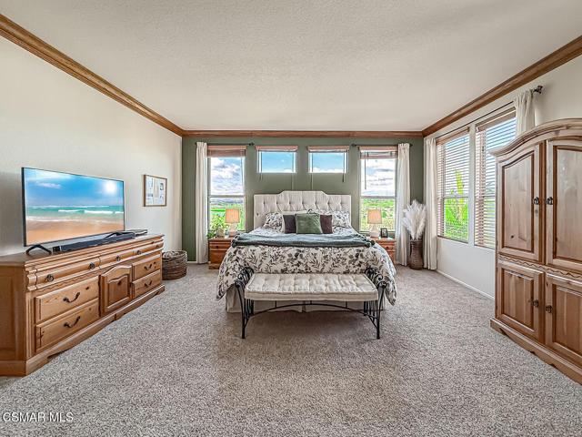 11535 Northdale Drive, Moorpark CA: https://media.crmls.org/mediaz/61302842-13a6-4656-88d9-5cbce9843a24.jpg