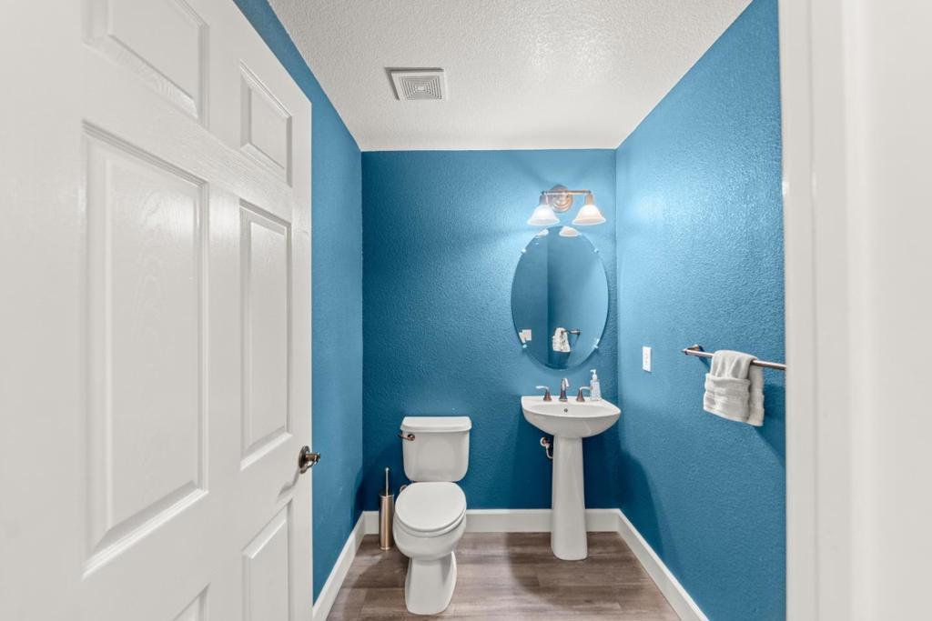 https://media.crmls.org/mediaz/61305301-826a-46e0-9648-b5fe56a6c108.jpg?preset=X-Large
