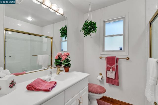 2032 Vanderslice Ave, Walnut Creek CA: https://media.crmls.org/mediaz/61308b99-372d-49ca-b843-926bcc147693.jpg