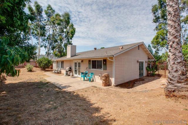 402 Porter St, Fallbrook, California 92028, 3 Bedrooms Bedrooms, ,2 BathroomsBathrooms,Single Family Residence,For Sale,Porter St,240019044SD